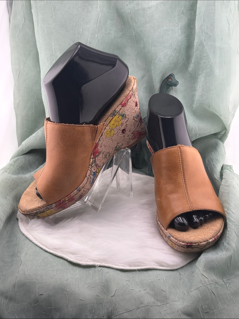 boc Tan Leather Cork and Floral Pattern Wedge Slide Sandals | 8